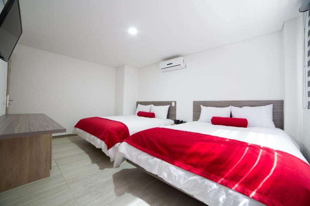 Hotel Med 70 Medellín Eksteriør bilde