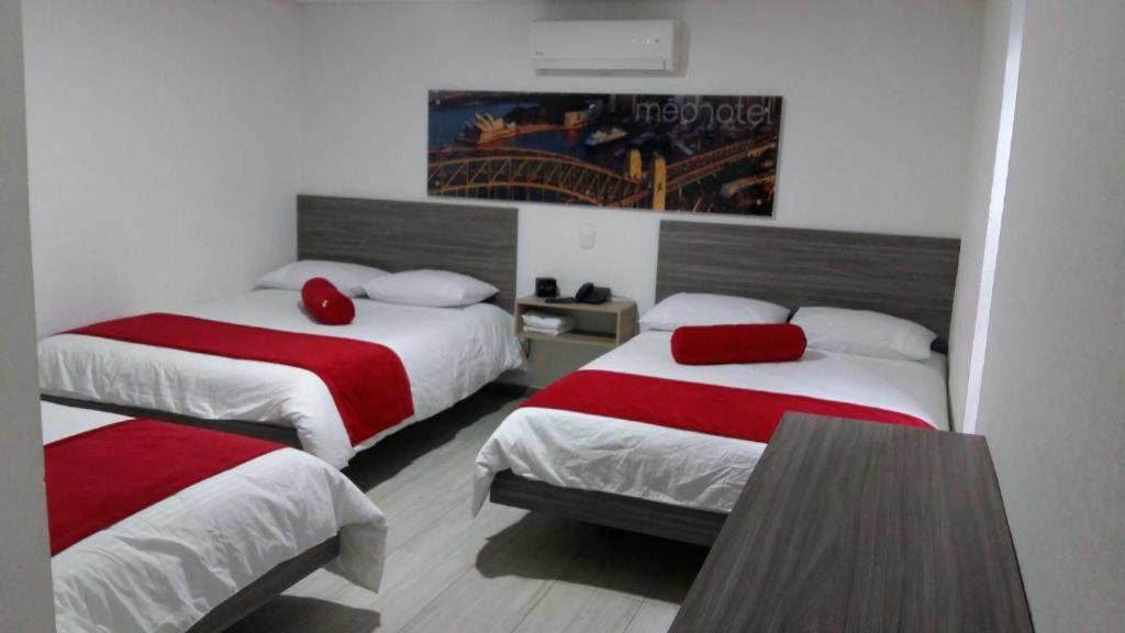 Hotel Med 70 Medellín Eksteriør bilde