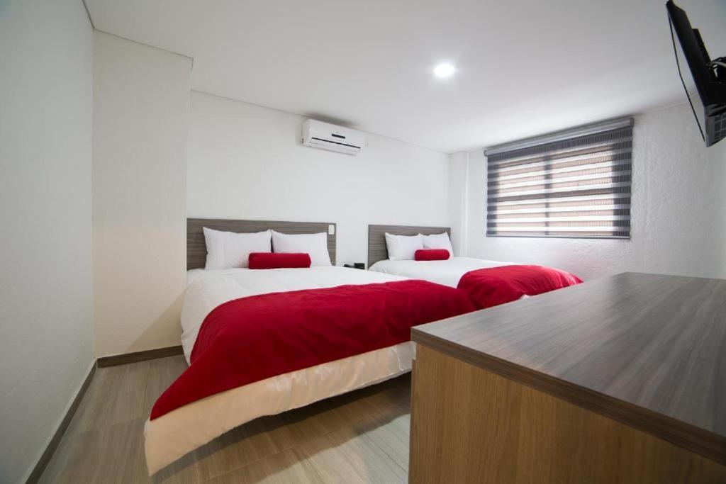Hotel Med 70 Medellín Eksteriør bilde