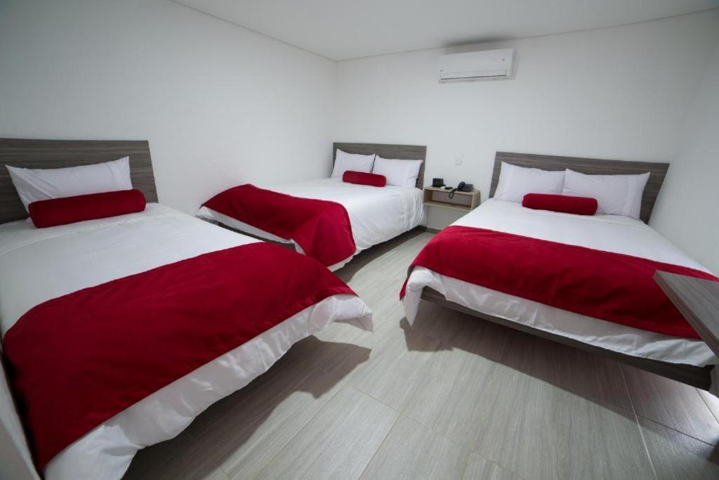 Hotel Med 70 Medellín Eksteriør bilde
