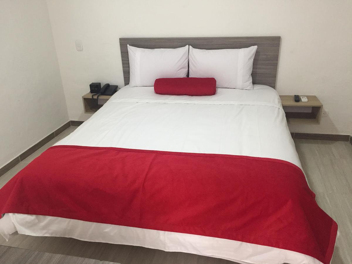 Hotel Med 70 Medellín Eksteriør bilde