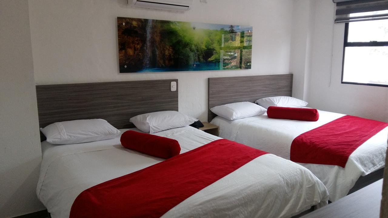 Hotel Med 70 Medellín Eksteriør bilde